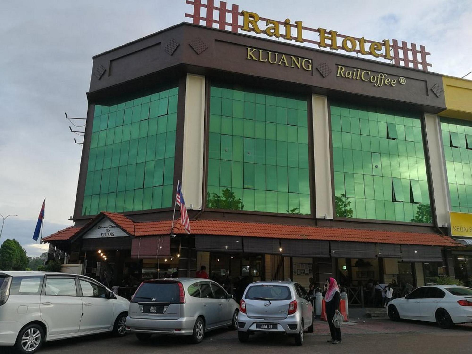 Capital O Rail Hotel Kluang Exterior photo